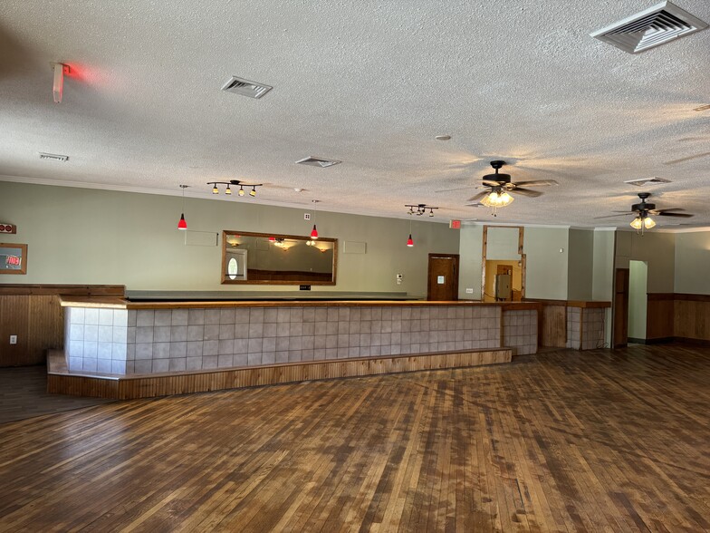 Primary Photo Of 167 Slater Ave, Jewett City Restaurant For Lease