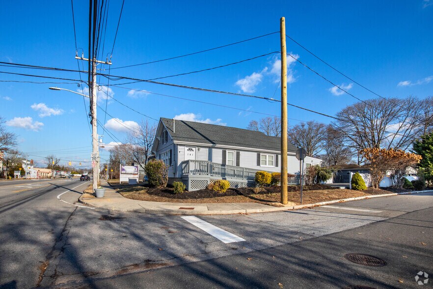 More Photos Of 141 Waverly Ave, Patchogue Office Residential For Sale