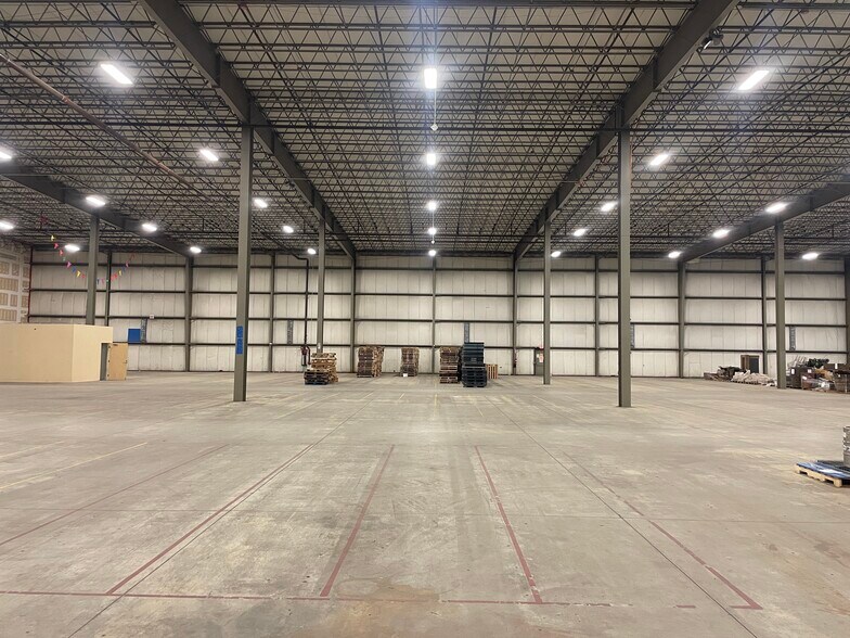 More Photos Of 765 Warren Ave, Portland Warehouse For Lease