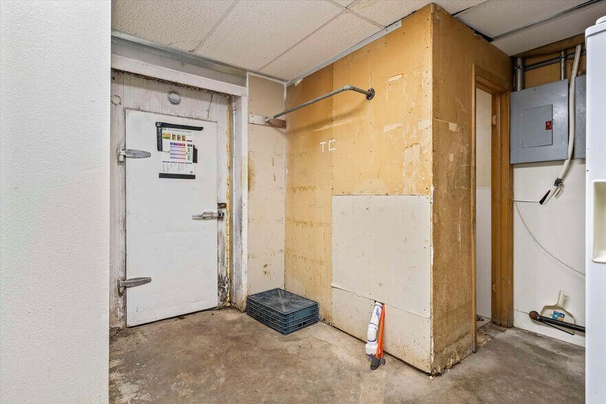 More Photos Of 205 Maple St, Overbrook Mixed Retail For Sale