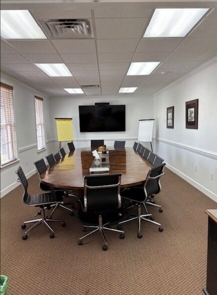 More Photos Of 113 Adris Pl, Dothan Office For Lease