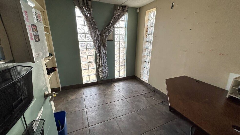 More Photos Of 2144 E Roosevelt St, Phoenix Light Distribution For Sale