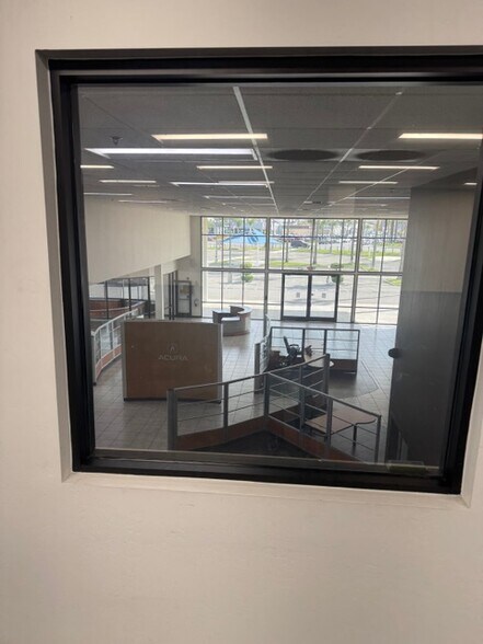 More Photos Of 4625 Wible Rd, Bakersfield Auto Dealership For Lease