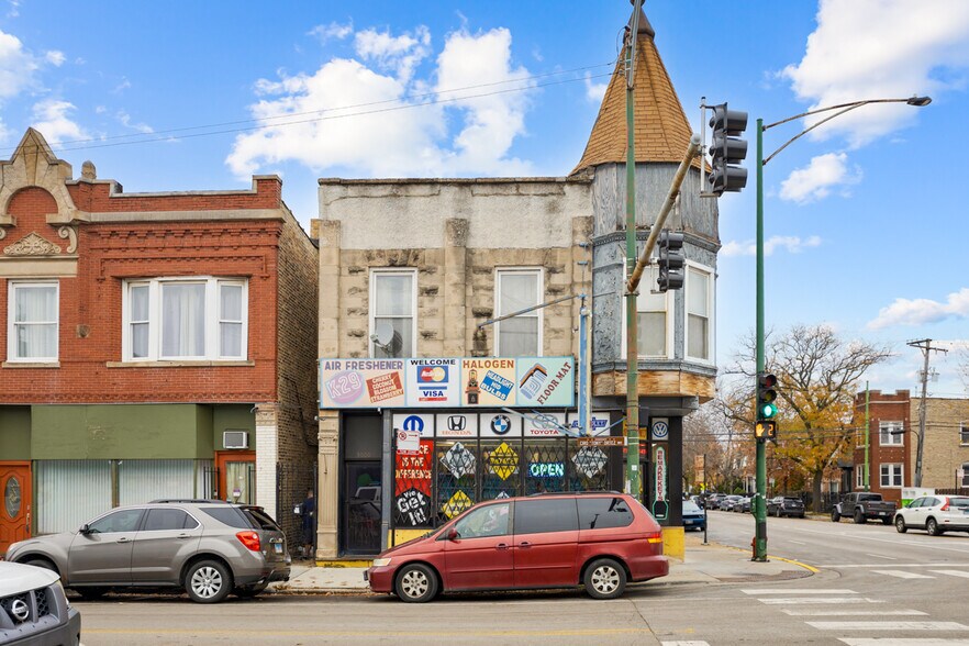More Photos Of 3000 W Diversey Ave, Chicago General Retail For Sale