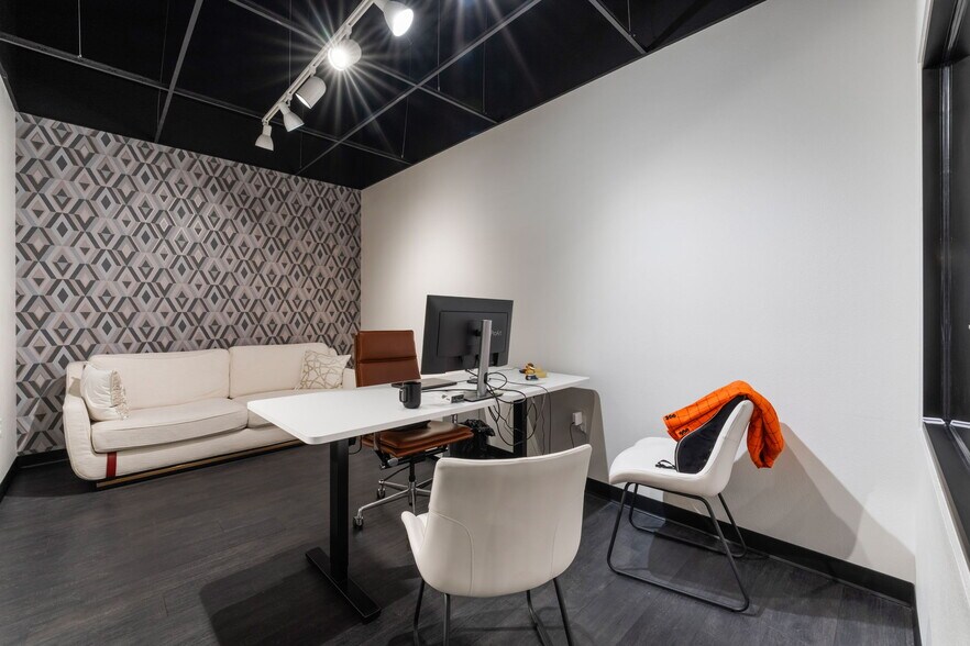 More Photos Of 2950 E Sunset Rd, Las Vegas Showroom For Sale