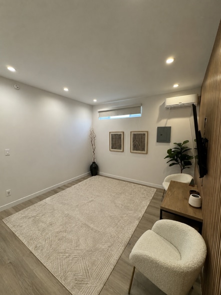 More Photos Of 7416 S Western Ave, Los Angeles Office For Sale