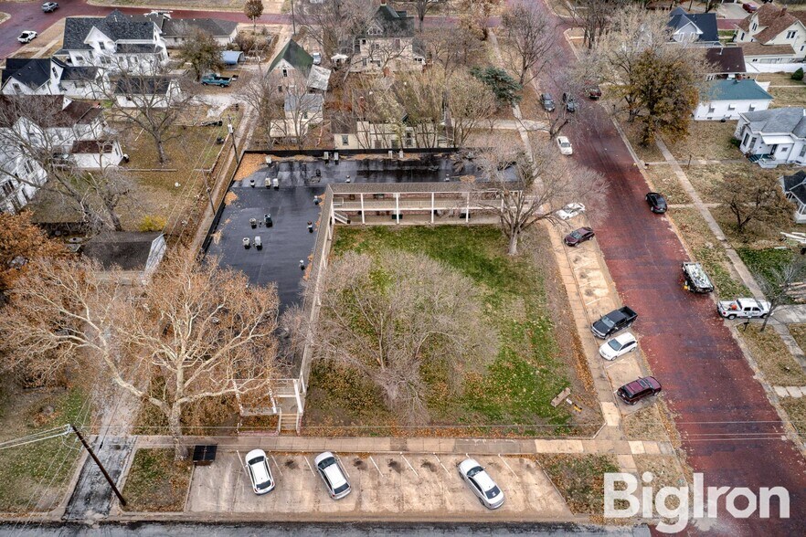 More Photos Of 525 I St, Fairbury Apartments For Sale