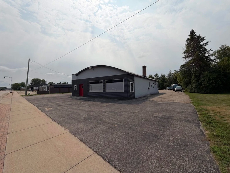 More Photos Of 2231 W Grand Ave, Wisconsin Rapids Auto Repair For Sale