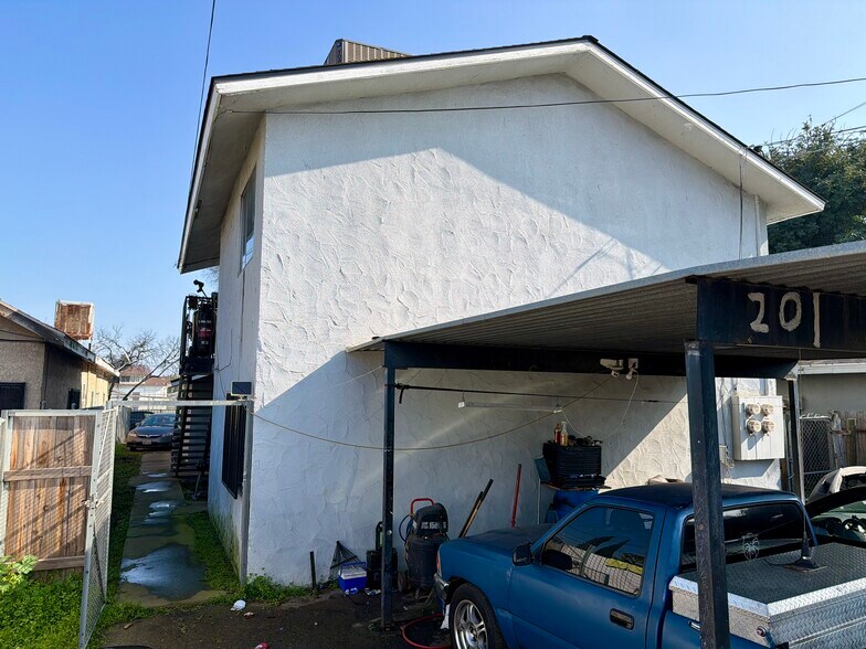 More Photos Of 329 N Diana St, Fresno Multifamily For Sale