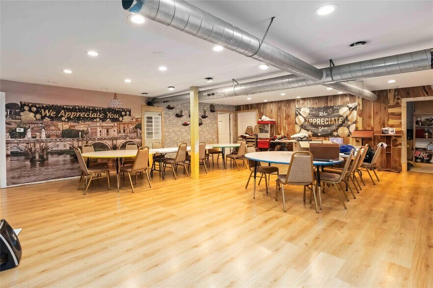 More Photos Of 5208 Noble St, Houston Specialty For Sale