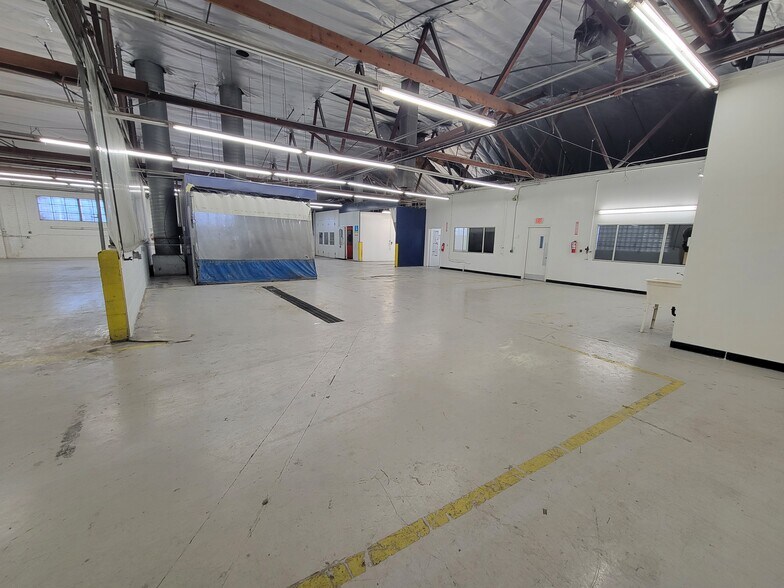 More Photos Of 2001 S La Cienega Blvd, Los Angeles Warehouse For Sale