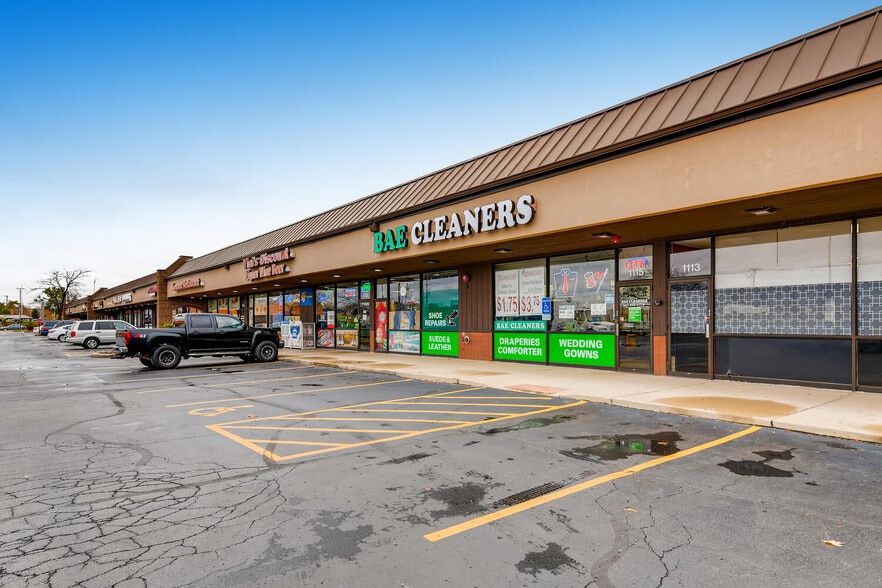 More Photos Of 1049-1093 N Salem Dr, Schaumburg Unknown For Lease