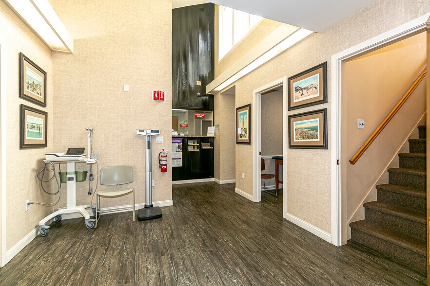 More Photos Of 986-990 Sunrise Hwy, Babylon Medical For Sale