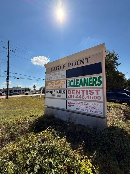 More Photos Of 5363-5383 Timber Forest Dr, Humble Unknown For Lease