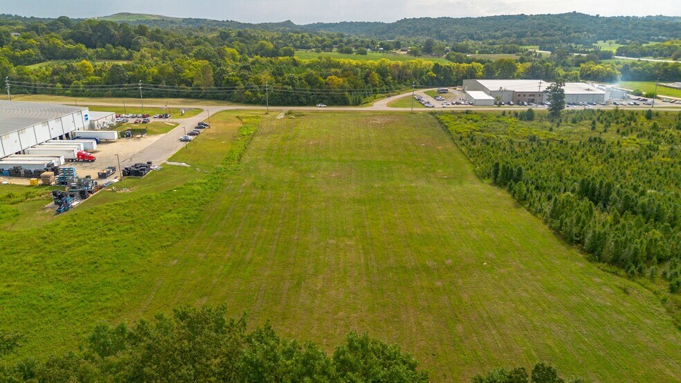 More Photos Of 1033 Veterans Dr, Lewisburg Land For Sale
