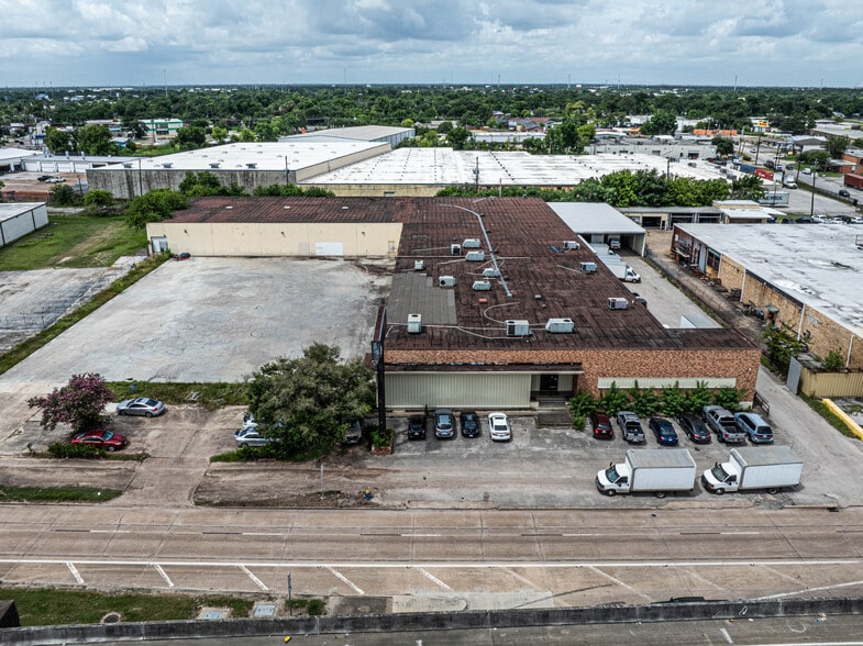 Primary Photo Of 6628-6630 Gulf Fwy, Houston Light Distribution For Lease