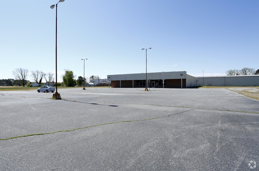 More Photos Of 620 Dr Donnie H Jones Jr Blvd, Princeton Freestanding For Lease
