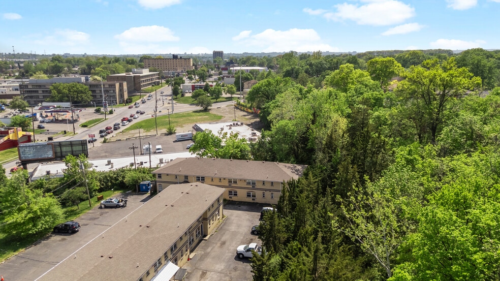 More Photos Of 7743 Reading Rd, Cincinnati Apartments For Sale