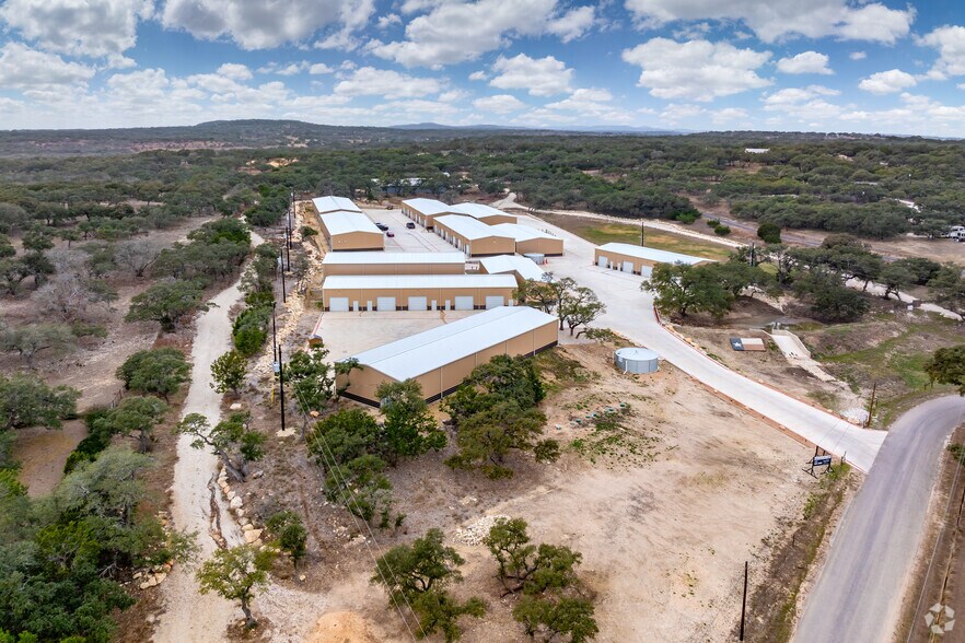 More Photos Of 38 Rust Ln, Boerne Warehouse For Lease