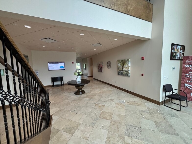 More Photos Of 2818 Cypress Ridge Blvd, Wesley Chapel Office For Lease