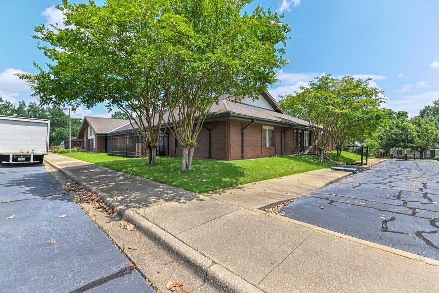 More Photos Of 762 S Court St, Montgomery Religious Facility For Sale