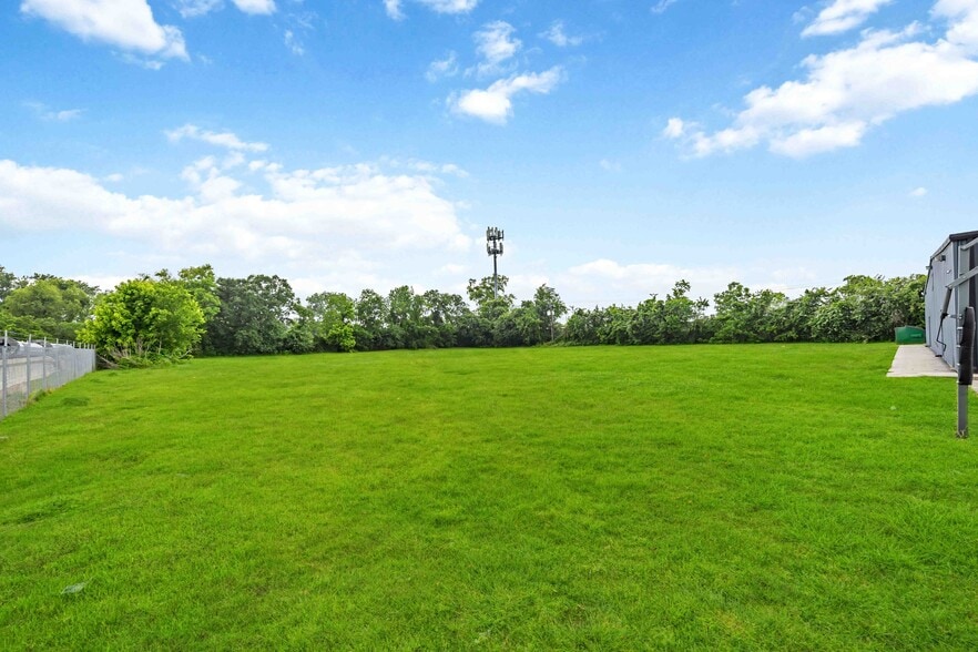 More Photos Of 7746 Almeda Genoa Rd, Houston Religious Facility For Sale