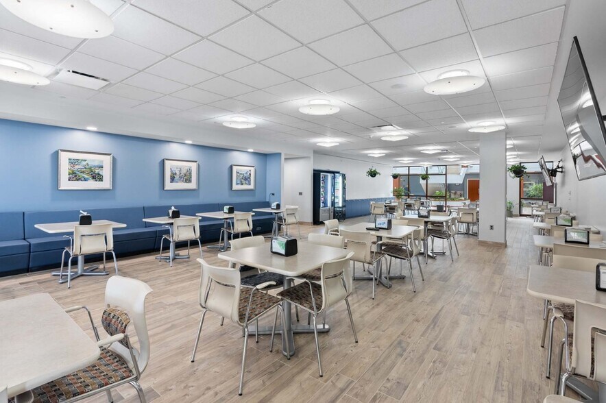 More Photos Of 662 Penn St, Newtown Office For Sale