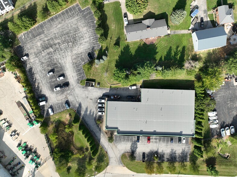 More Photos Of 350 Aristocrat Dr, Florence Light Distribution For Lease
