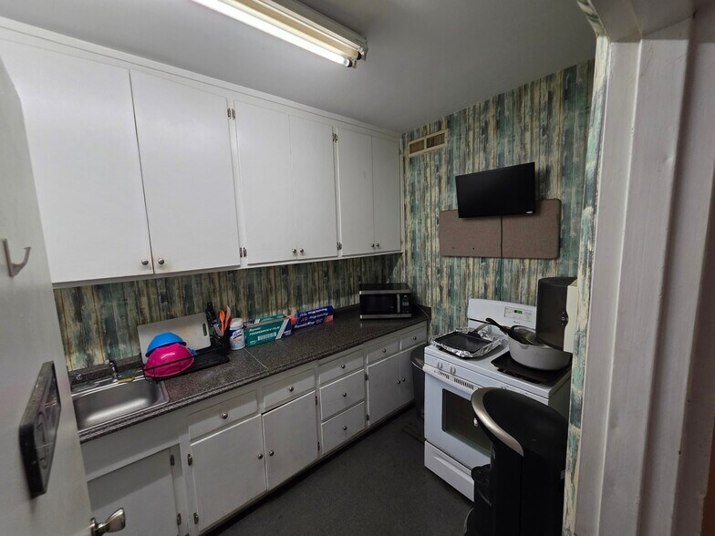 More Photos Of 1063 Aviation Blvd, Hermosa Beach Religious Facility For Sale