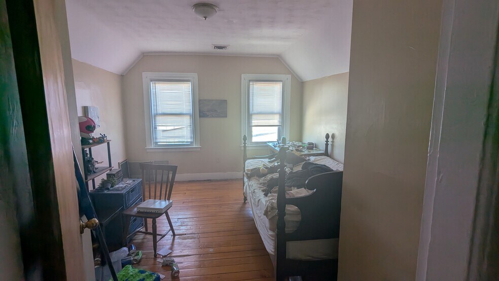 More Photos Of 15-17 Emmett St, Providence Apartments For Sale