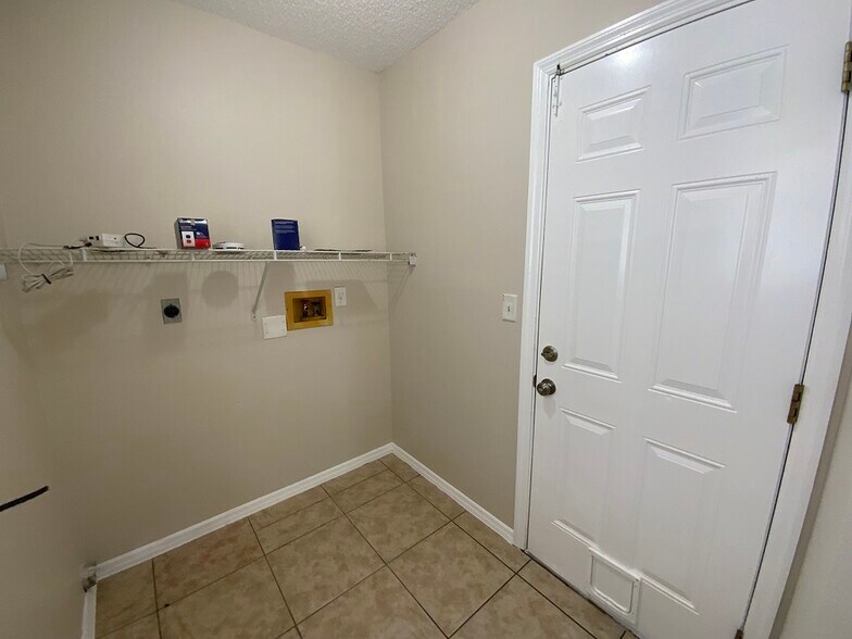 More Photos Of 855 Jamaica Rd, Venice Apartments For Sale