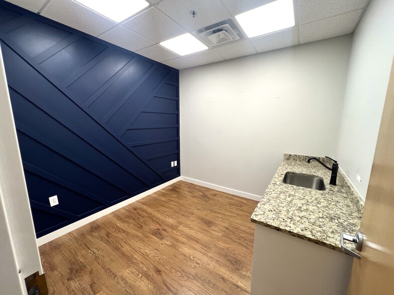 More Photos Of 310 Gold Creek Trl, Woodstock Medical For Lease