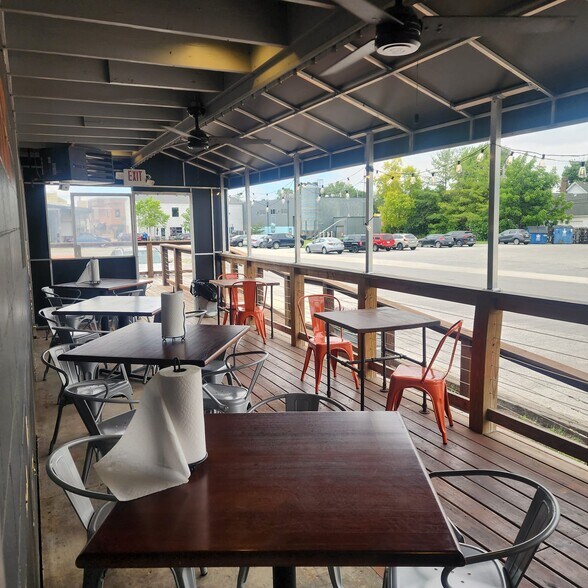 More Photos Of 82 S Baldwin St, Bargersville Restaurant For Lease