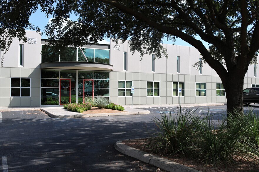 More Photos Of 990 Isom Rd, San Antonio Office For Lease