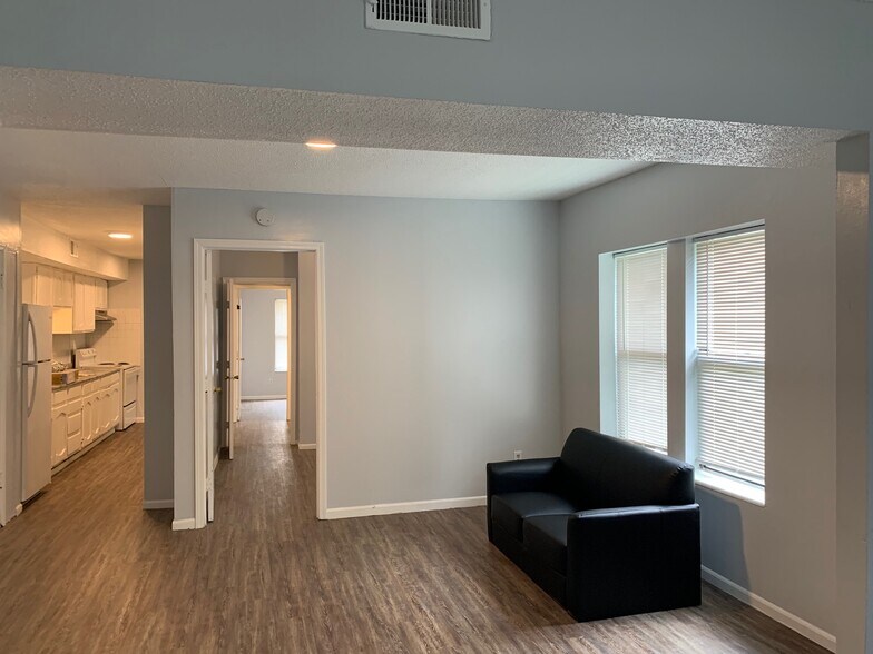 More Photos Of 2713-2715 Benton Blvd, Kansas City Apartments For Sale