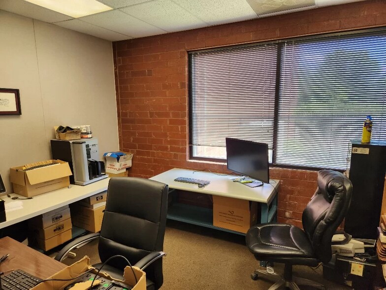 More Photos Of 10617 Southern Loop Blvd, Pineville Light Manufacturing For Lease