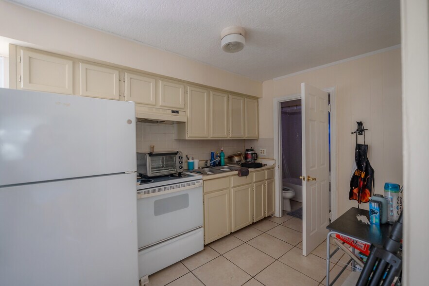 More Photos Of 8312 N 11th St, Tampa Apartments For Sale