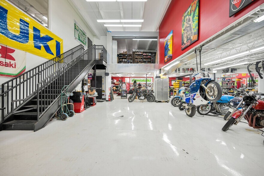 More Photos Of 471 E 10th St, Ketchum Warehouse For Sale