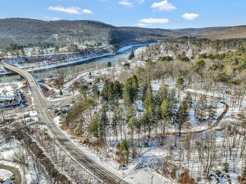 More Photos Of 25 State Route 55, Barryville Hotel For Sale