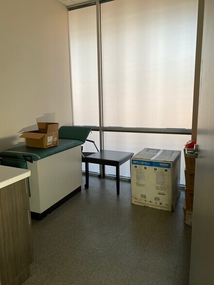 More Photos Of 4300-4302 Fairmont Pky, Pasadena Unknown For Lease