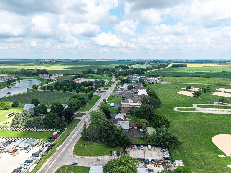 More Photos Of 1126 E State St, Sycamore Storefront Retail Residential For Lease