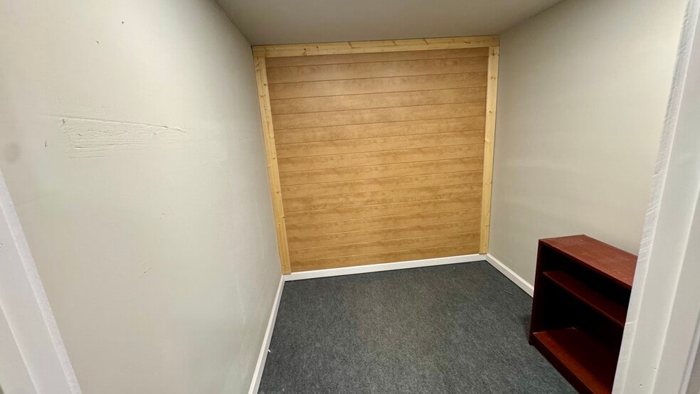 More Photos Of 308 W State Highway 152, Mustang Light Distribution For Lease