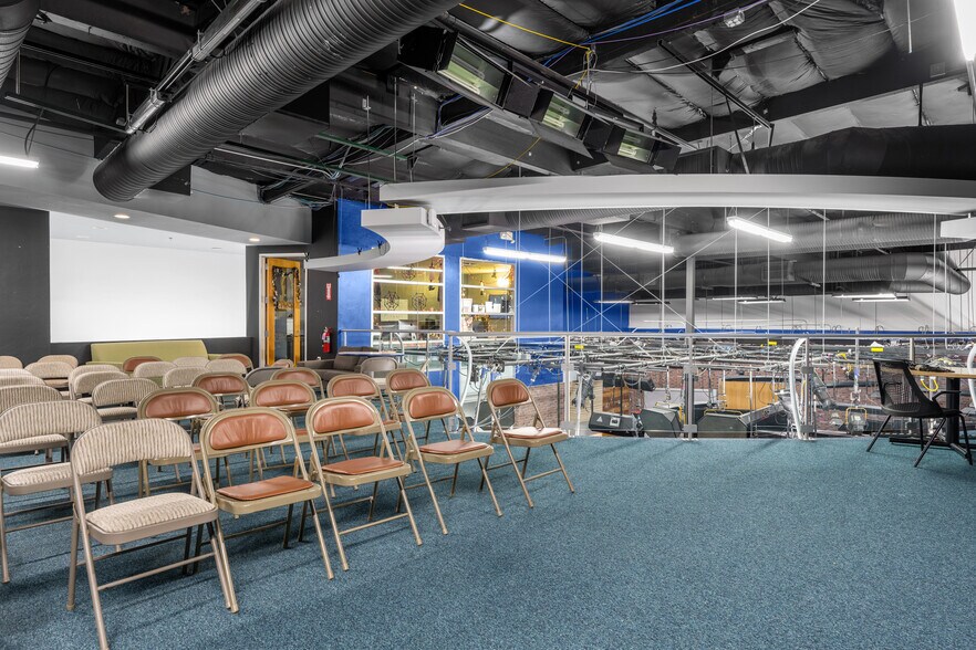 More Photos Of 7191 Engineer Rd, San Diego Movie Radio TVStudio For Lease