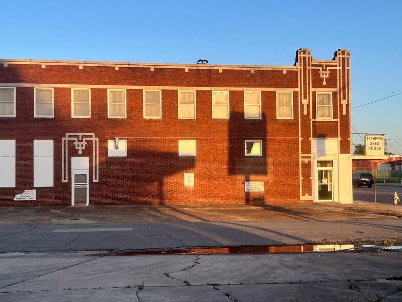 More Photos Of 820 W Broadway St, Muskogee Flex For Sale
