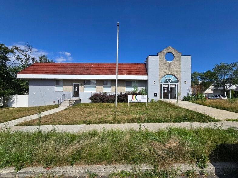 More Photos Of 80 Woodrow Rd, Staten Island Daycare Center For Sale