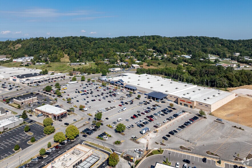 More Photos Of 6692 Clinton Hwy, Knoxville General Retail For Lease
