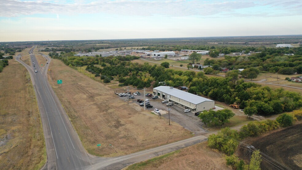 More Photos Of 902 Elliott Rd, Sherman Industrial For Lease