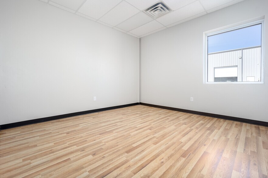 More Photos Of 304 145th pl, Edmond Industrial For Sale