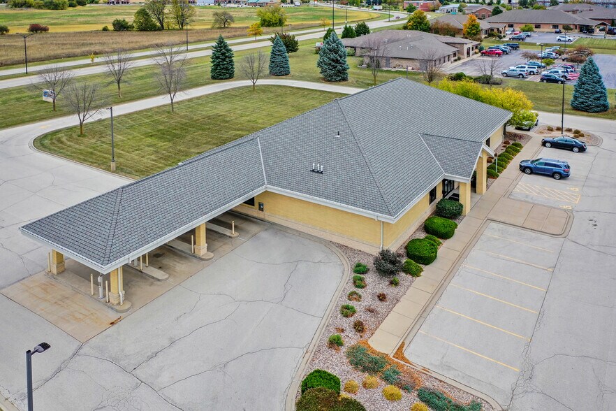 More Photos Of 3139 Voyager Dr, Green Bay Bank For Sale