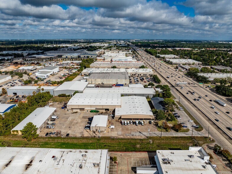 More Photos Of 1585 W Sam Houston Pky N, Houston Light Distribution For Sale